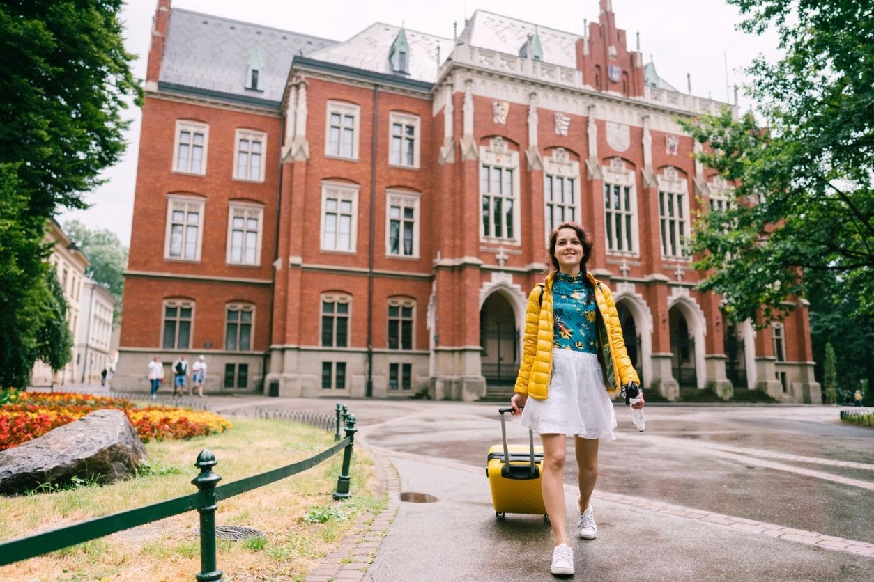 How to tour colleges on a budget - captainu college sports recruiting blog article